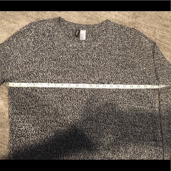 Sweater - Picture 3 of 4